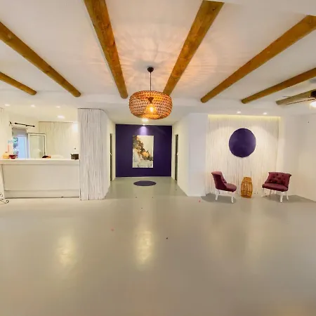 The Hello Ξενοδοχείο 3*