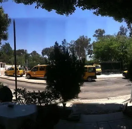 The Hello Ξενοδοχείο 3*