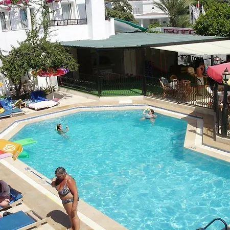 The Hello Ξενοδοχείο 3*