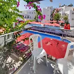 The Hello 3* Gumbet