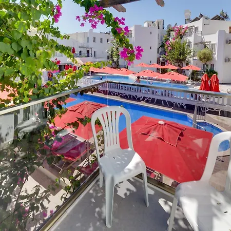 The Hello 3* Gumbet