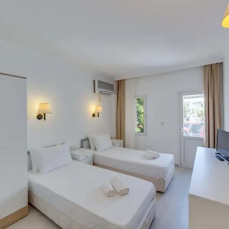 The Hello 3* Gumbet