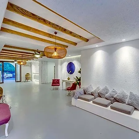 The Hello Hotel 3*