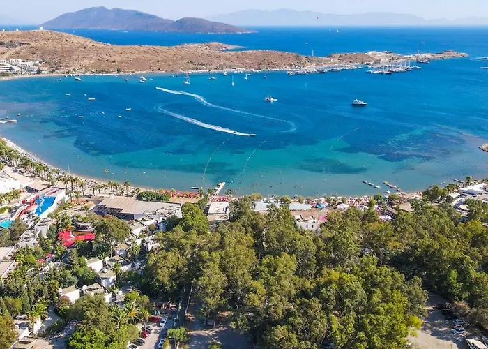 فندق The Hello غومْبيت