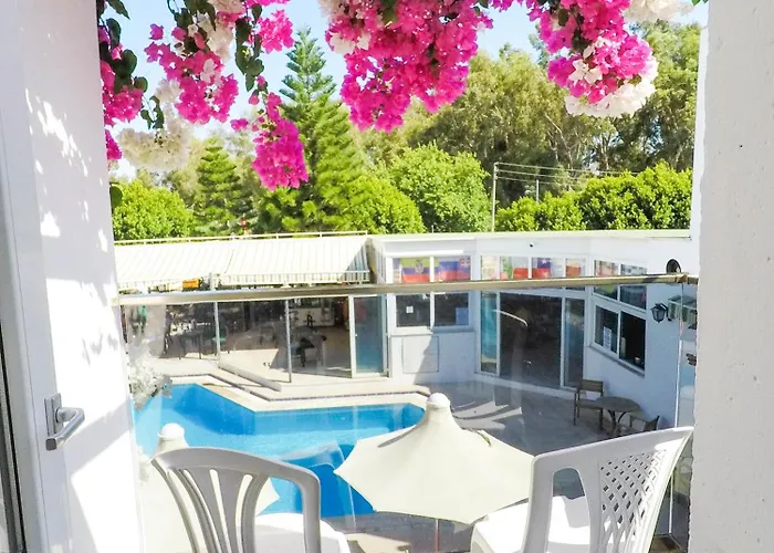 Отель The Hello