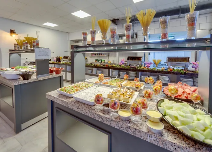 فندق The Hello غومْبيت