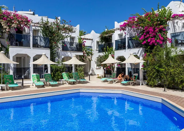 فندق The Hello غومْبيت