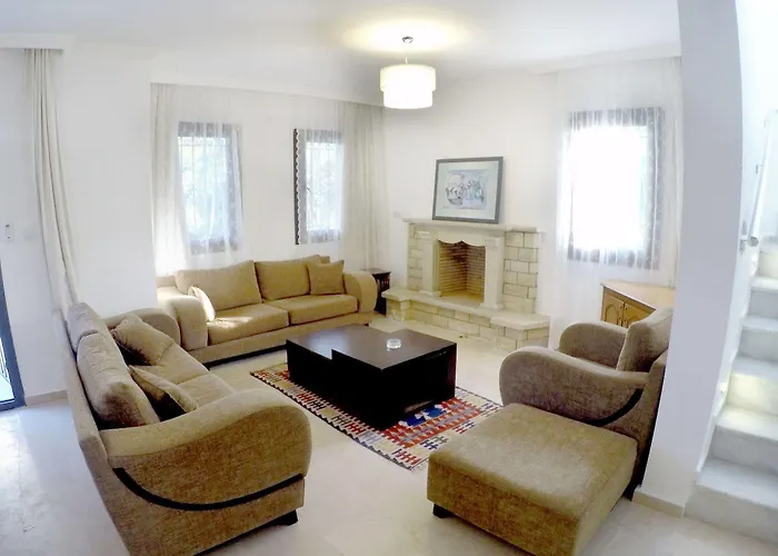 The Hello فندق غومْبيت