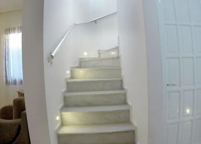 فندق The Hello 3*